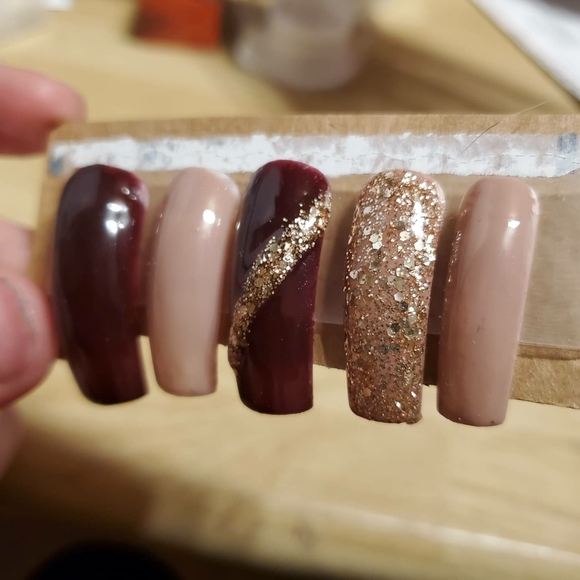 Winter Glam Nails - Picture 2 of 3
